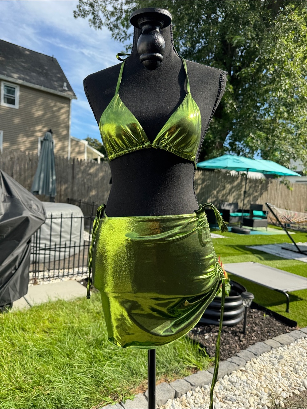 Fashion nova Lime Metallic Women’s Swim set Green small
